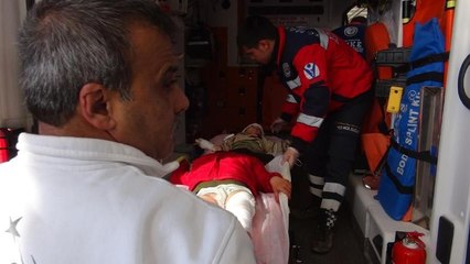 Rus savaş uçakları Azez'i vurdu