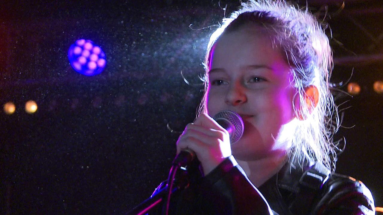 Kids and parents hit high notes at Paris rock s...