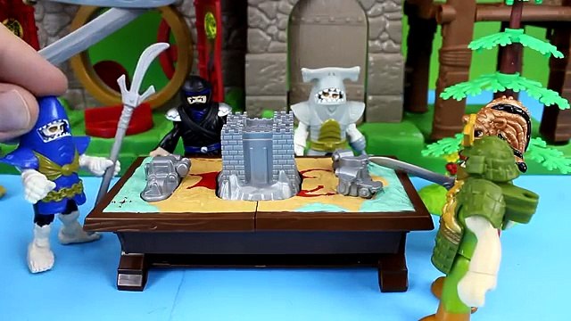 Imaginext Batman Batbot saves Green Lantern from Electro Gotham City Police take Bad Guys