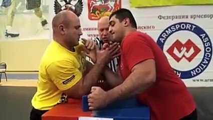 MİLLİ SPORCUMUZ FERİT OSMANLI RUS RAKİBİYLE BÖYLE DALGA GEÇTİ!