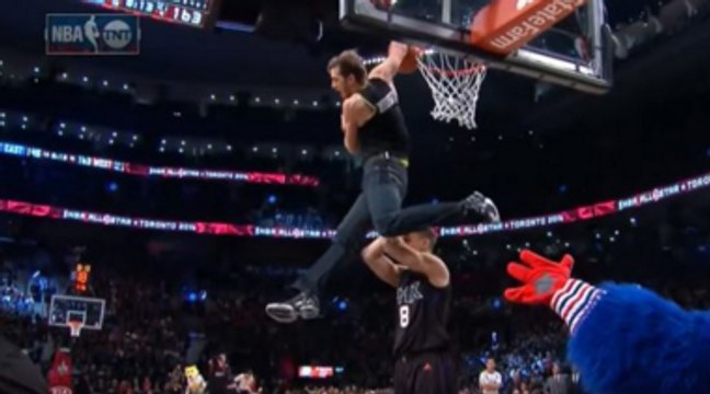 Dude Dunking In Jeans Stole The Show At The NBA All-Star Game