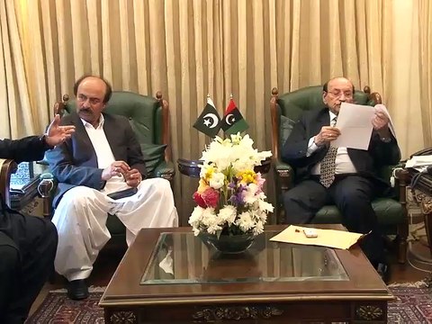 A DELEGATION OF HYDERABAD PRESS CLUB CALED ON CM SINDH SYED QAIM ALI SHAH . 15.02.16