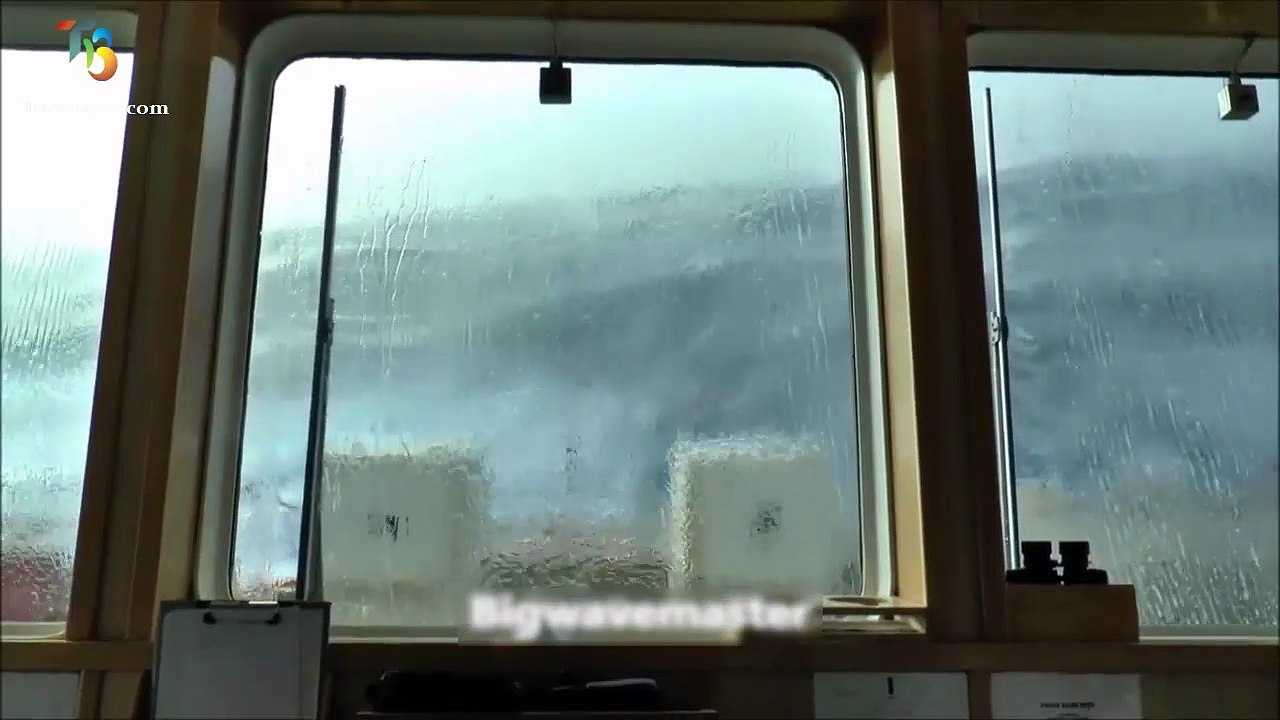 Un paquebot filme une terrible tempête en mer du Nord