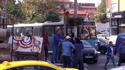 Yol kavgasında ayakkabılar konuştu