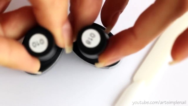 Маникюр Свитер градиентный техникой бархатный песок. Дизайн ногтей эффект свитера 2016