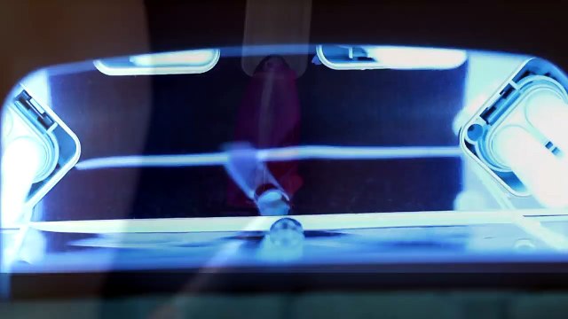 Скотч-лента на гель-лаке маникюр. Дизайн ногтей с лентой Silver Tape Nail Art_a[1].