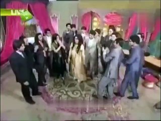 Shaista lodhi Fell down badly Durring Live Morning Show