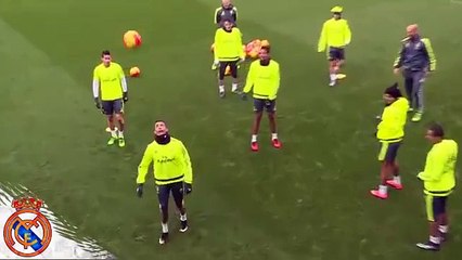 Taconazo de Cristiano Ronaldo en el rondo del Real Madrid • 2016