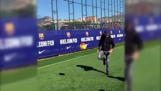 Ramazzotti dal Barça, palleggi con Messi e magia di Leo (720p Full HD)