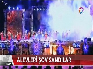 Hindistan'ın tanıtım gecesinde sahnede yaşanan yangın paniği