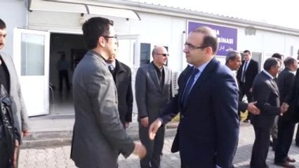 TBMM Dışişleri Komisyonu Başkanı Özhan, Sığınmacıları Ziyaret Etti