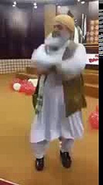 Really Funny Dance of Maulana Fazal ur Rehman on Valentines