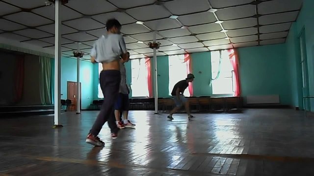 Game of Thrones: Season 2 - Character Feature - Daenerys Targaryen (HBO)