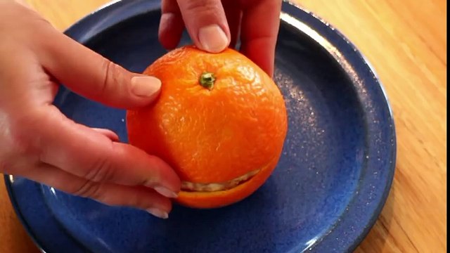 Orange to go - How to peel an orange in an easy way