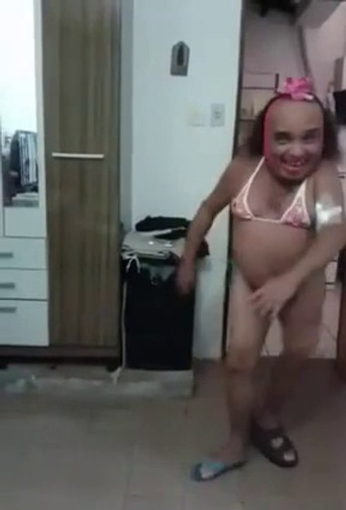 Un portugais nain qui danse - vidéo Dailymotion