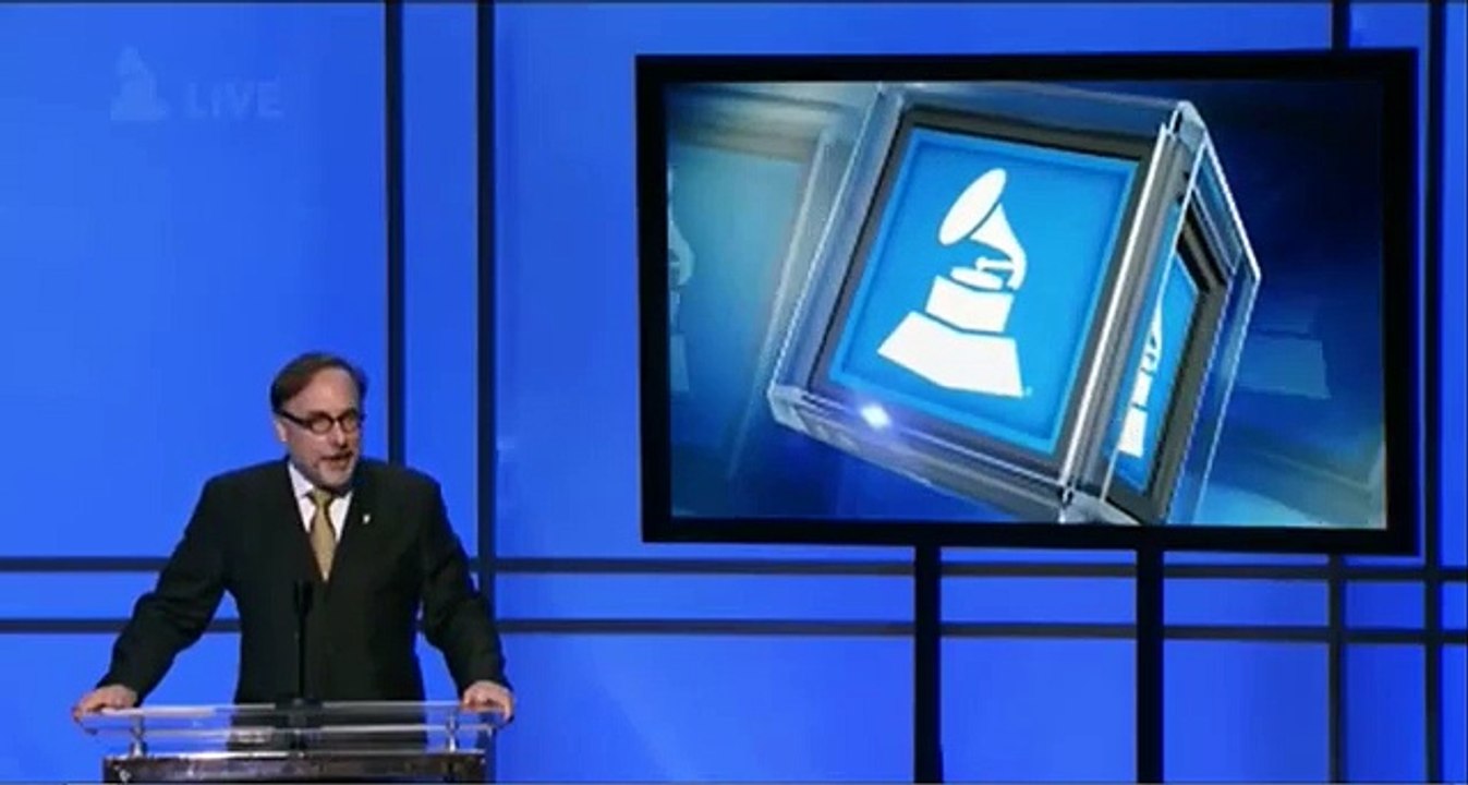 TAYLOR SWIFT reaction to winning Best Pop Vocal Album (1989) @ the 58th GRAMMY Awards 2016