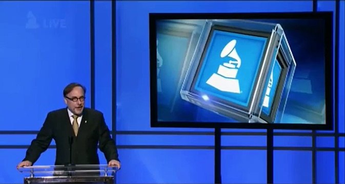 TAYLOR SWIFT reaction to winning Best Pop Vocal Album (1989) @ the 58th GRAMMY Awards 2016