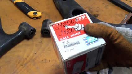 Замена шаровой опоры