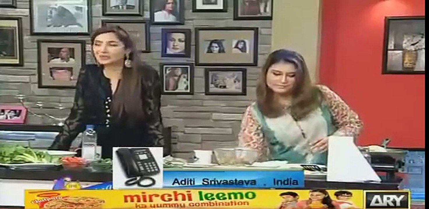 Live Caller Surprised Mahira Khan