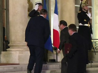 "Brexit": dernières négociations marathon, pas de percée pour Cameron à Paris