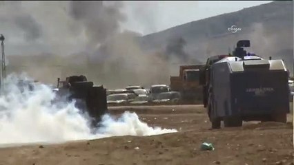 Jandarma, vatandaşları gaz bombasıyla köyden çıkardı