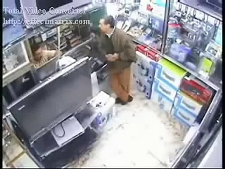 محجبات بالمغرب يسرقن محل للتجهيزات المنزلية