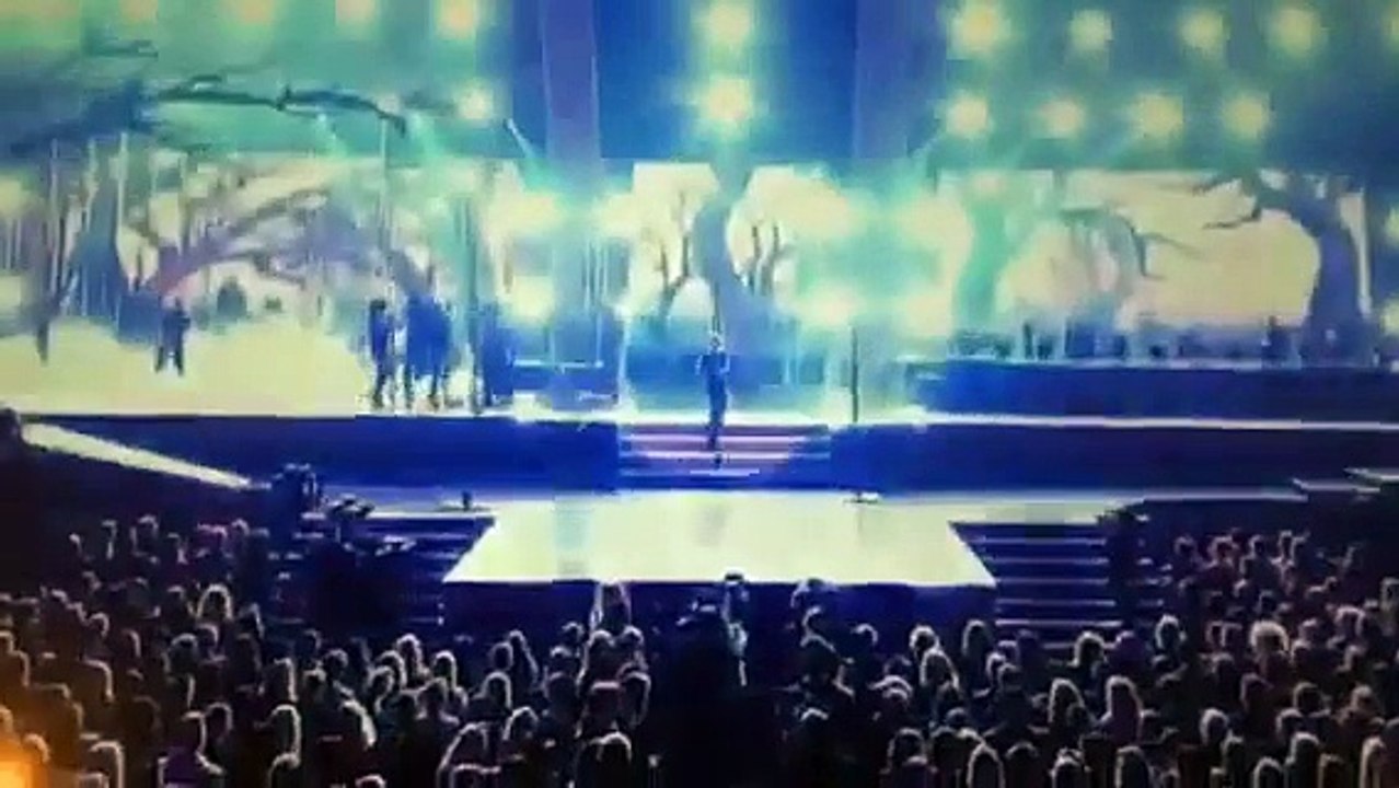 Taylor Swift ouverture des GRAMMY Awards 2016