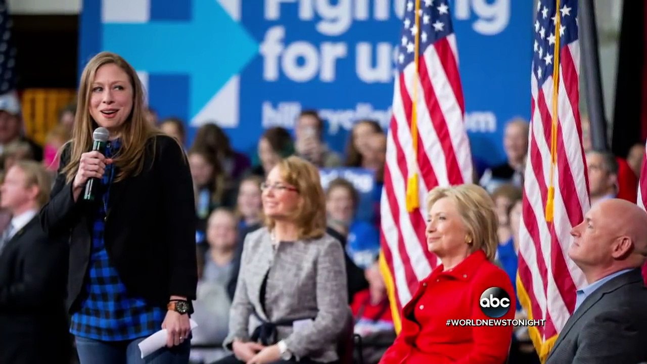 Clinton Brings Out Big Guns in Final Sprint in Iowa