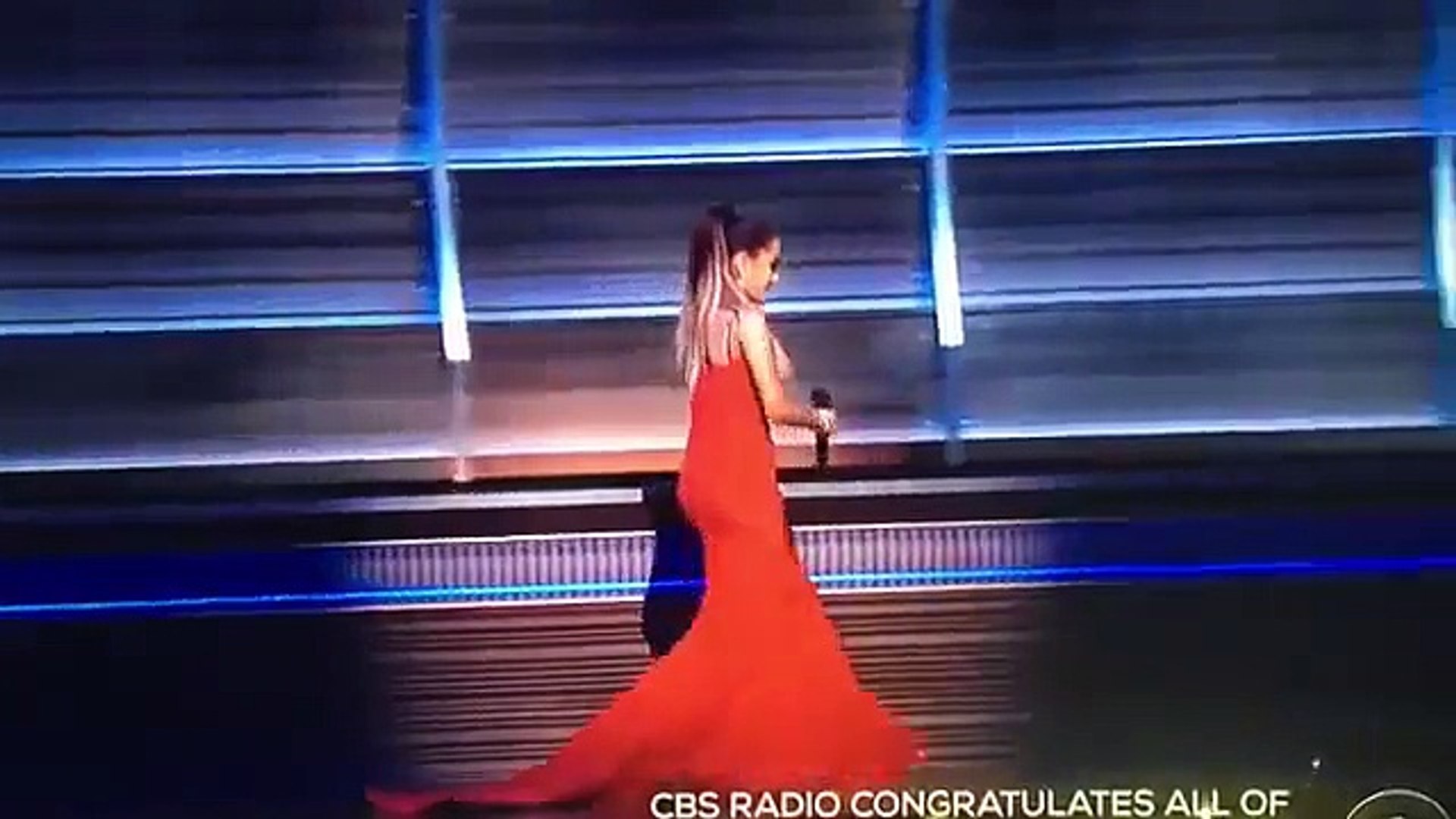 Ariana Grande Performance At Grammy Awards 2016 (VIDEO)