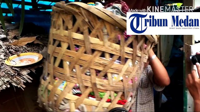 Ibu dan Anak yang Tinggal di Kandang Kambing, Akhirnya Dipindahkan