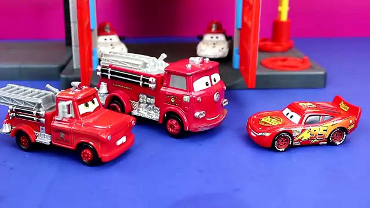 Disney Cars Toon Rescue Squad Mater Burnt Lightning McQueen Dr.Mater Nurse Mia & Tia Matte
