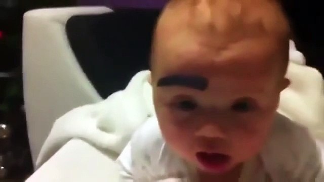 Вот, что происходит, когда оставляешь мужа с ребёнком