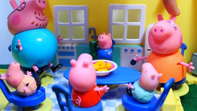 Свинка Пеппа Доктор Делаем Укол Больной Мультик для детей Игрушки для девочек на русском Peppa Pig