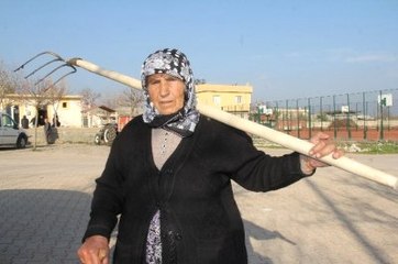 Bomba Sesleri Susmuyor! Sınırdaki Köylüler Tedirgin