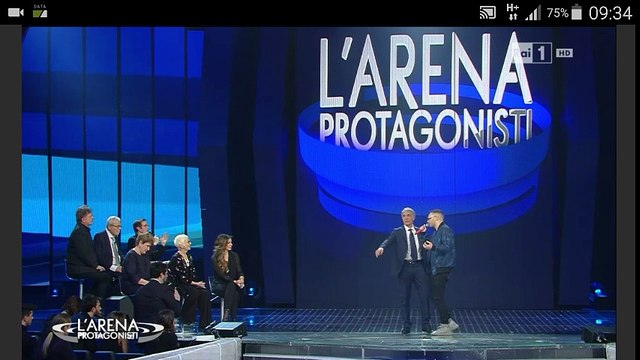 Rocco Hunt zittisce l'Arena di Giletti a Sanremo