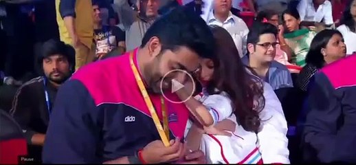 Aishwarya, Abhishek with Aaradhya cheer on the Jaipur Pink Panthers - 2016
