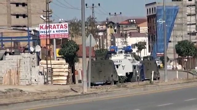 Yüksekova'da cenaze sonrası olaylar çıktı