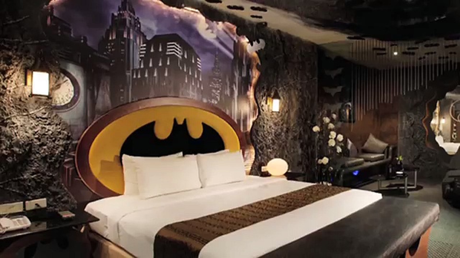 Hotel In Taiwan Features Batman Room