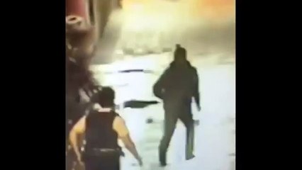 Il fait un croche-pied à un fugitif et devient un héros