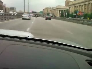 A guy drives into a traffic jam | Субарист влетает в пробку на высокой скорости