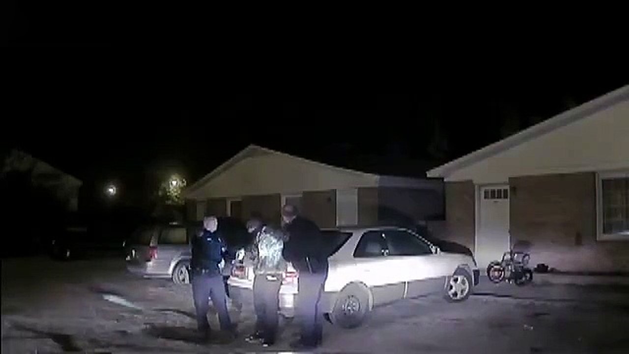 Man Gets Shot after Pulling Gun on Officers During Arrest Attempt