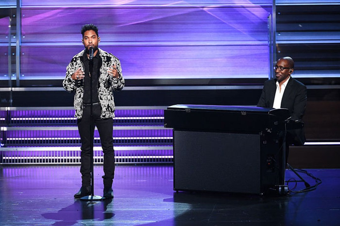 Miguel performs Michael Jackson "She's Out of My Life" at ‪‎GRAMMYs‬ 2016