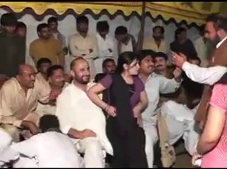 ڈانس هو تو ایسا.pakistani dasi mujra letest may 2015