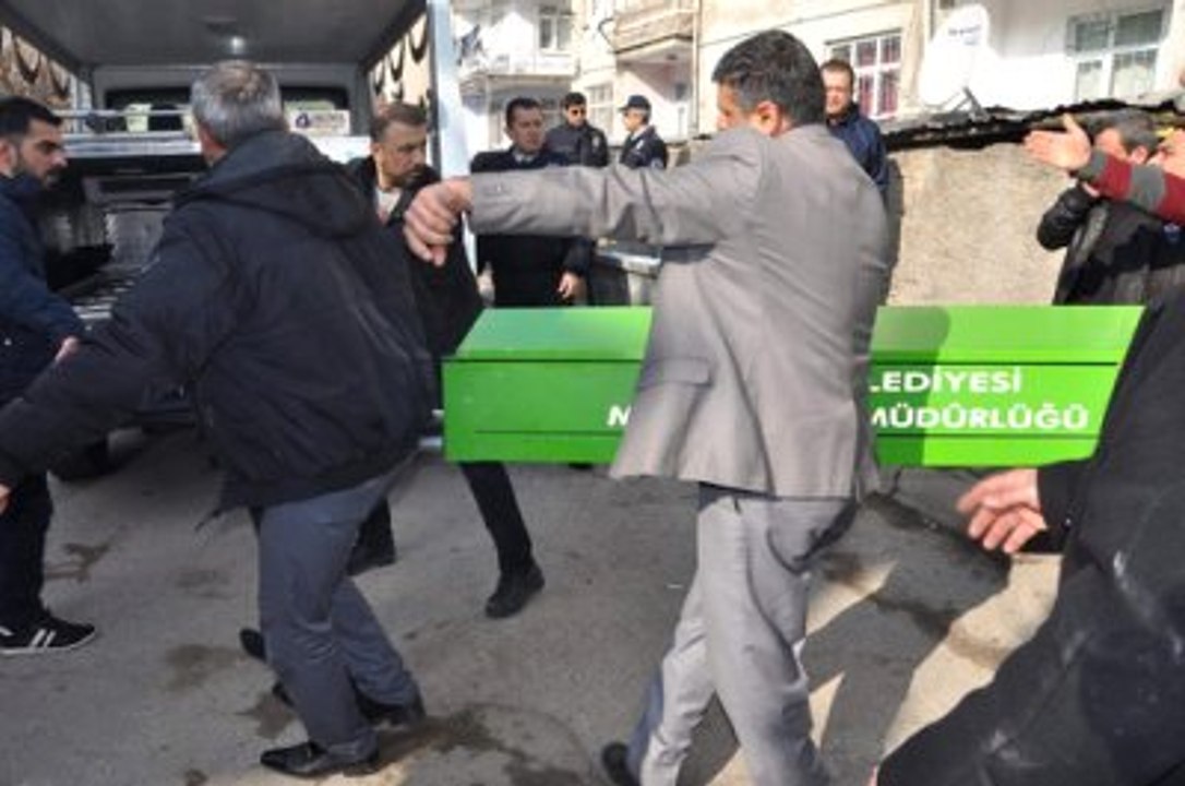 Elazığ'da Boğazı Kesilmiş Erkek Cesedi Bulundu