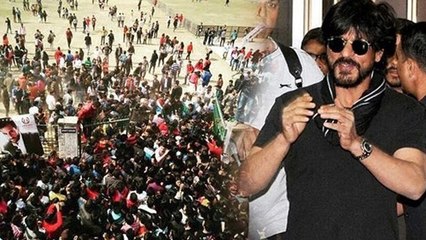 Massive People Go Crazy @ Shahrukh Khan's FAN Anthem Launch