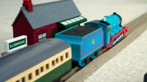 Trackmaster Thomas The Train GORDON pulls 16 EXPRESS COACHES Kids Toy Train Set
