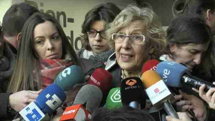 Carmena no ve "muy razonable" la continuidad de Aguirre en el Ayuntamiento