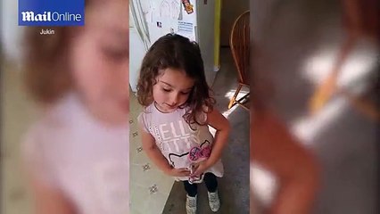 Adorable kid reacts to the news she will have a baby brother _ Daily Mail Online