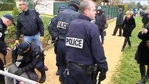 Poitiers : arrestation musclée d'une femme qui s'oppose à l'abattage des arbres