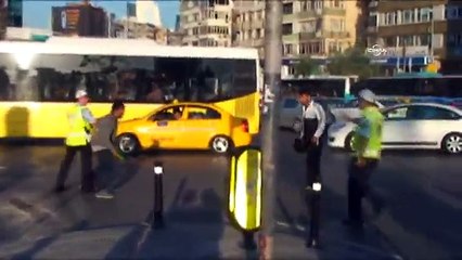 Trafikte cam silen şahıslar terör estirdi